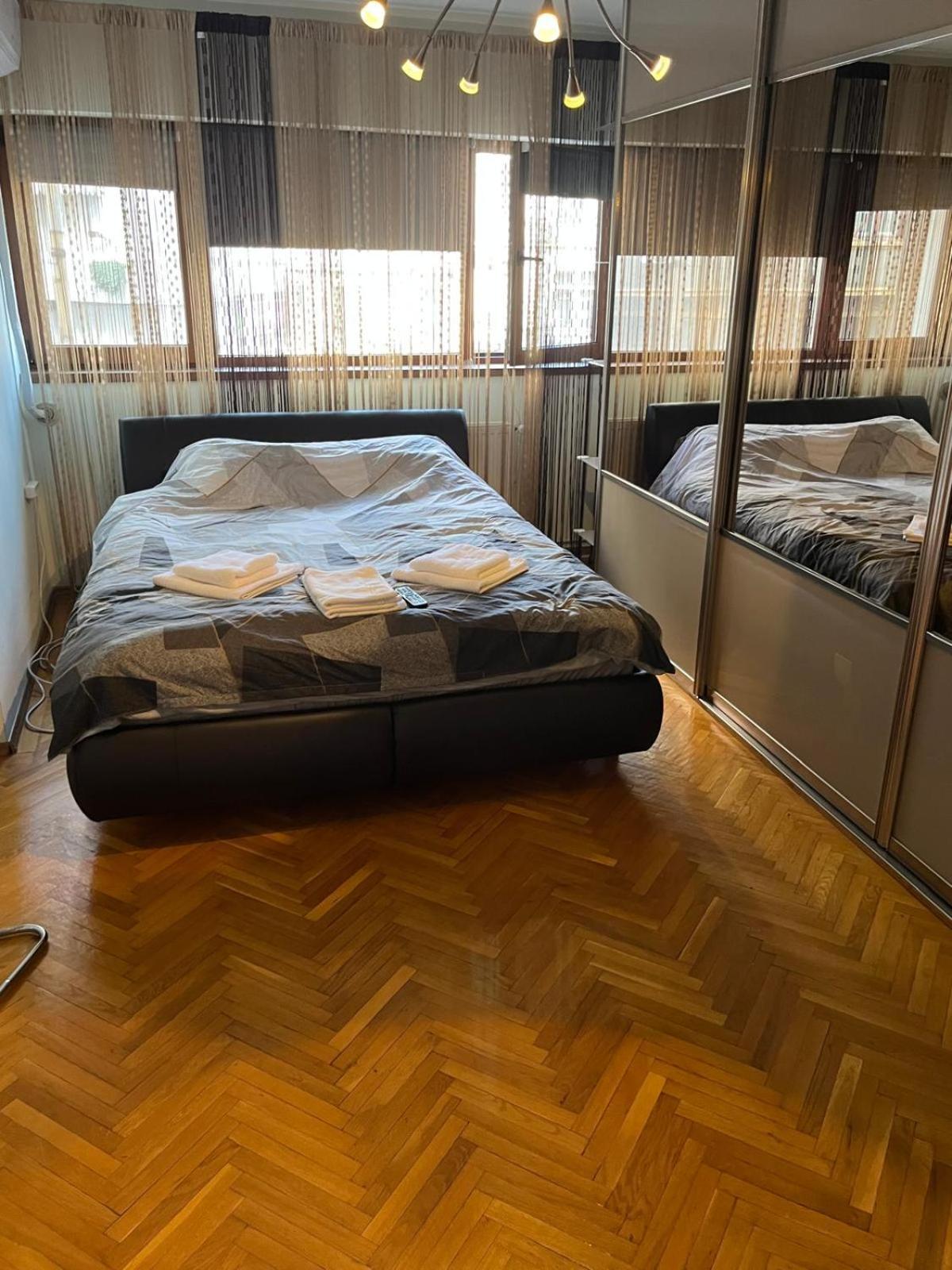 Romana 100 Sqm Deluxe Apartament Bukarest Eksteriør billede